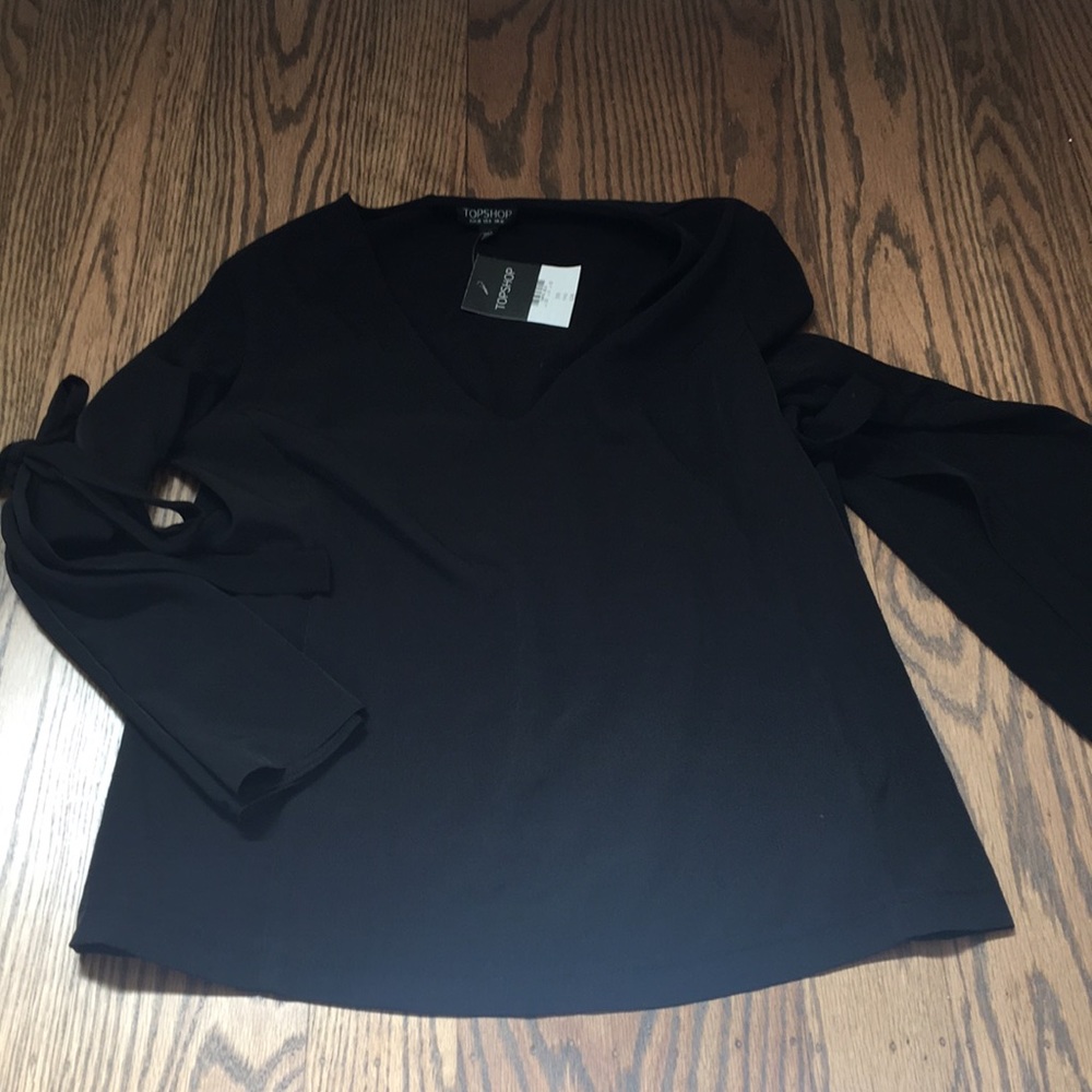 New with tag top shop v veck blouse